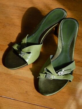 Vintage Nine West Early 2000s Y2K Green Sparkling Gem Prom Open Toe Low Heels 9